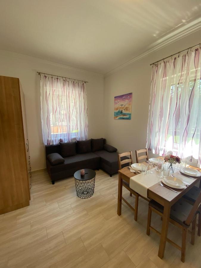 Hostal Karinthy ház Siófok Exterior foto