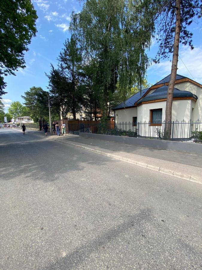 Hostal Karinthy ház Siófok Exterior foto